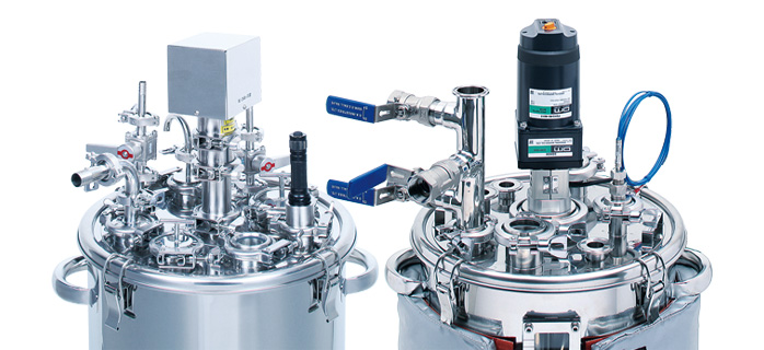 ステンレス容器と攪拌機・バルブなどを組み合わせたプロセス設備