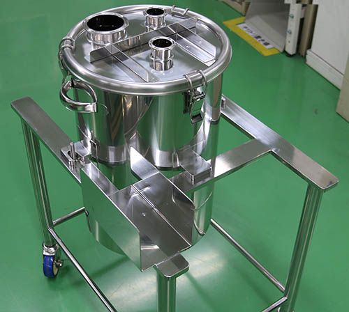 撹拌機取付ヘルール付架台分離型鏡板撹拌容器 2