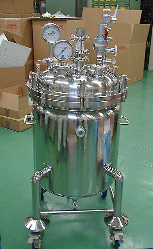 温調撹拌圧送フランジオープン型加圧容器 1