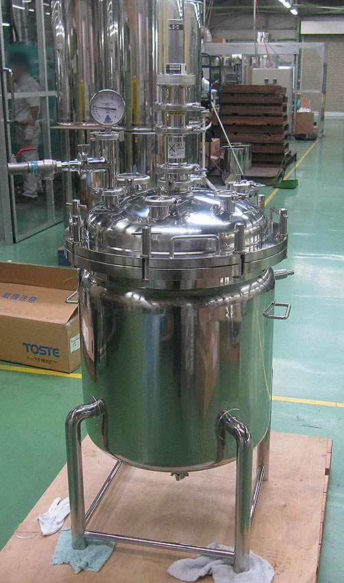 温調撹拌圧送フランジオープン型加圧容器 1
