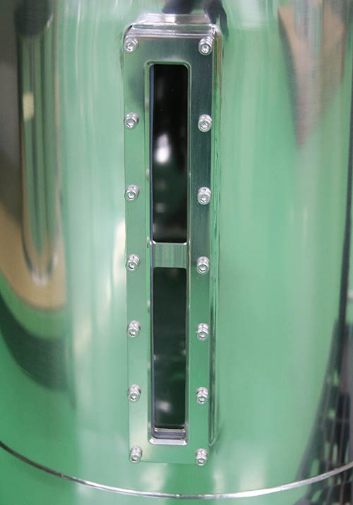 鏡板蓋型ヘルールオープン加圧容器の正面