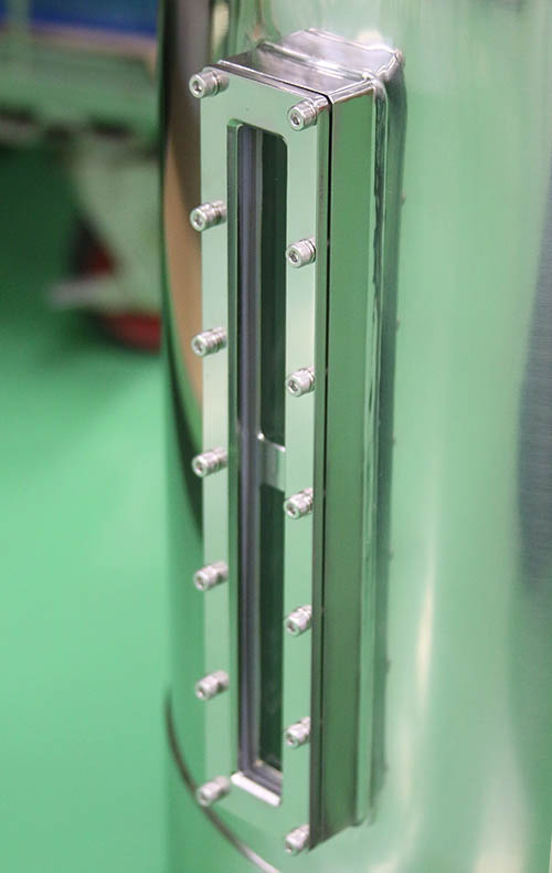 鏡板蓋型ヘルールオープン加圧容器の側面